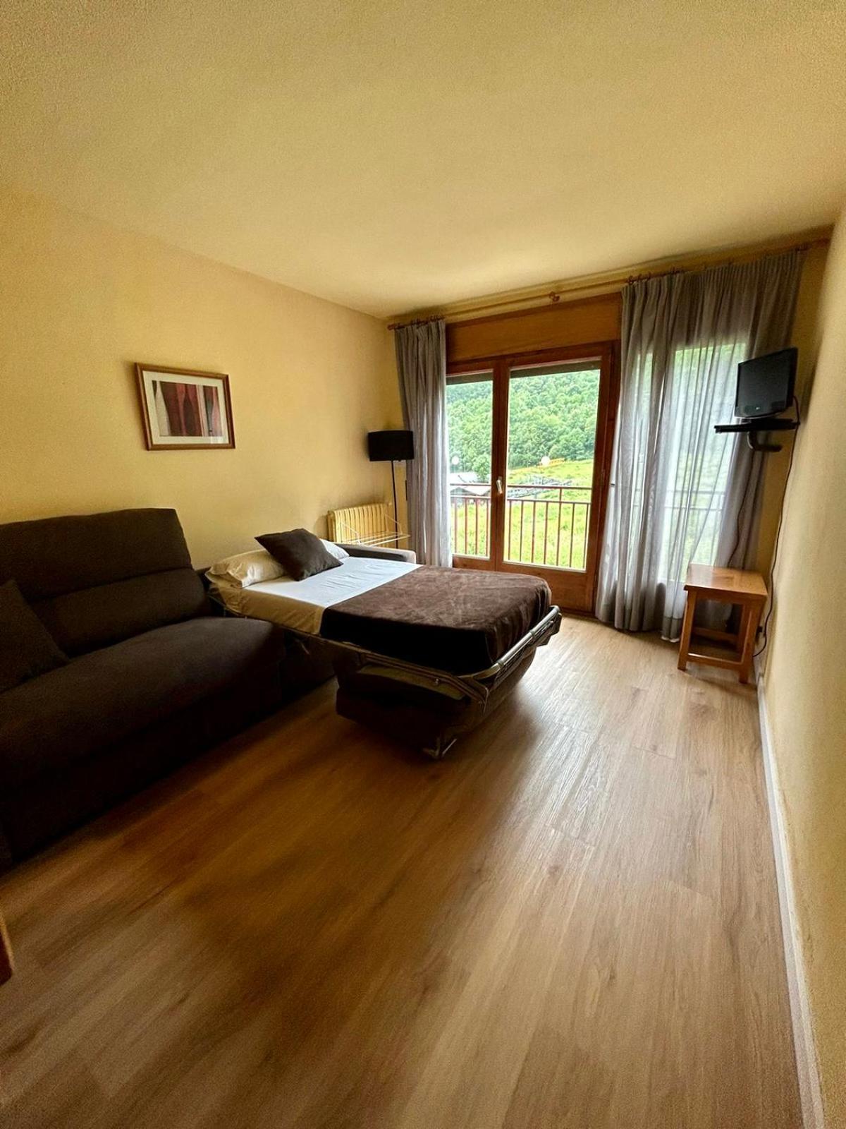 Apartamentos Turisticos Poblado Arinsal Luaran gambar
