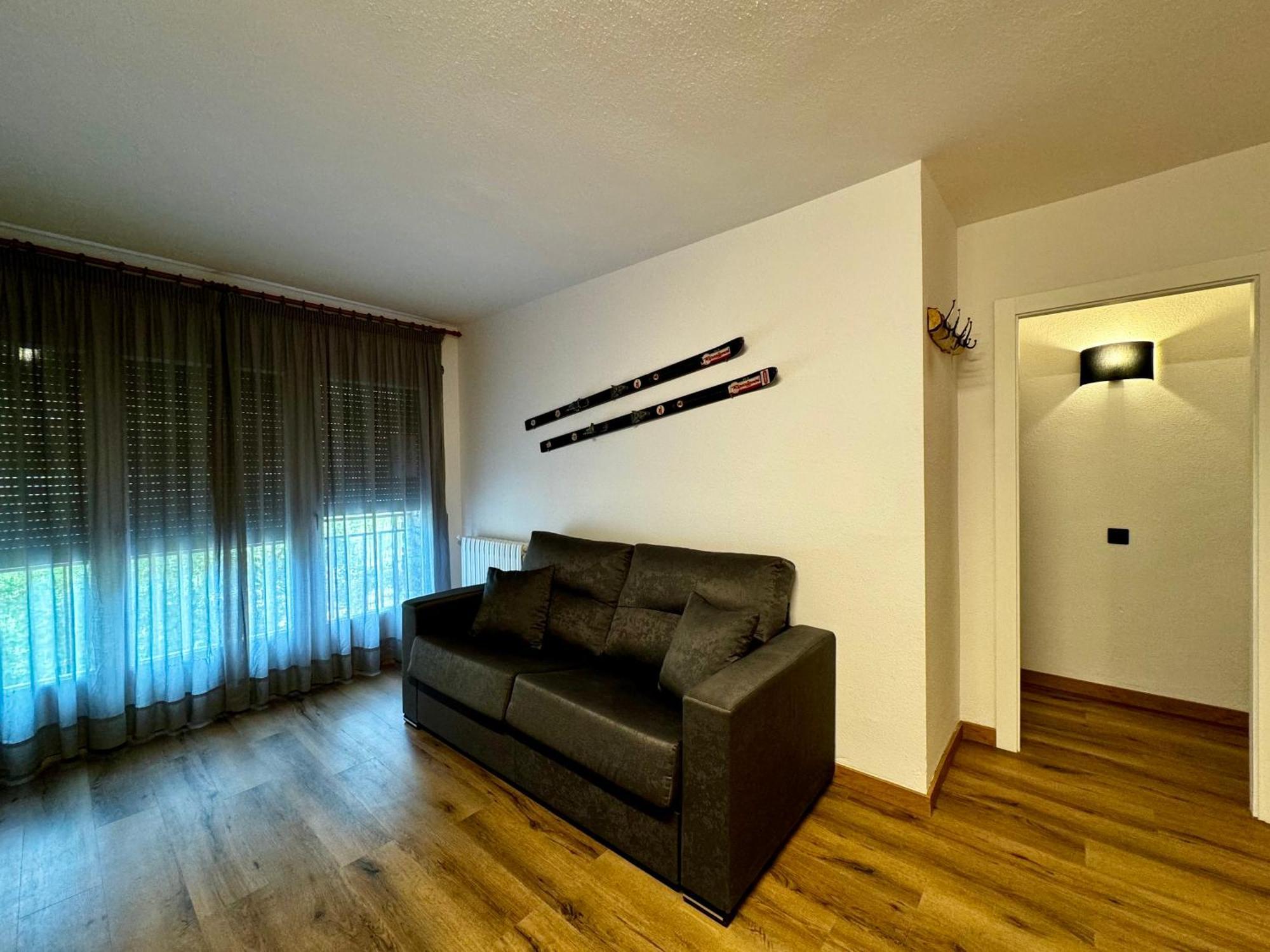 Apartamentos Turisticos Poblado Arinsal Luaran gambar