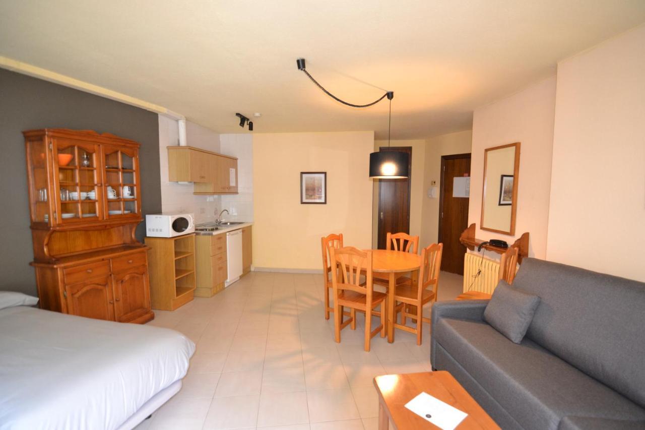Apartamentos Turisticos Poblado Arinsal Luaran gambar