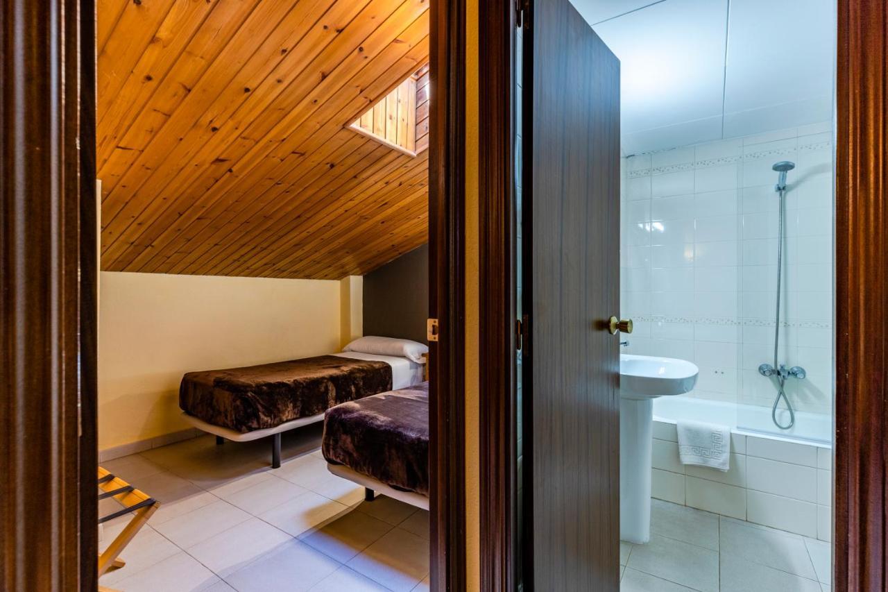 Apartamentos Turisticos Poblado Arinsal Luaran gambar