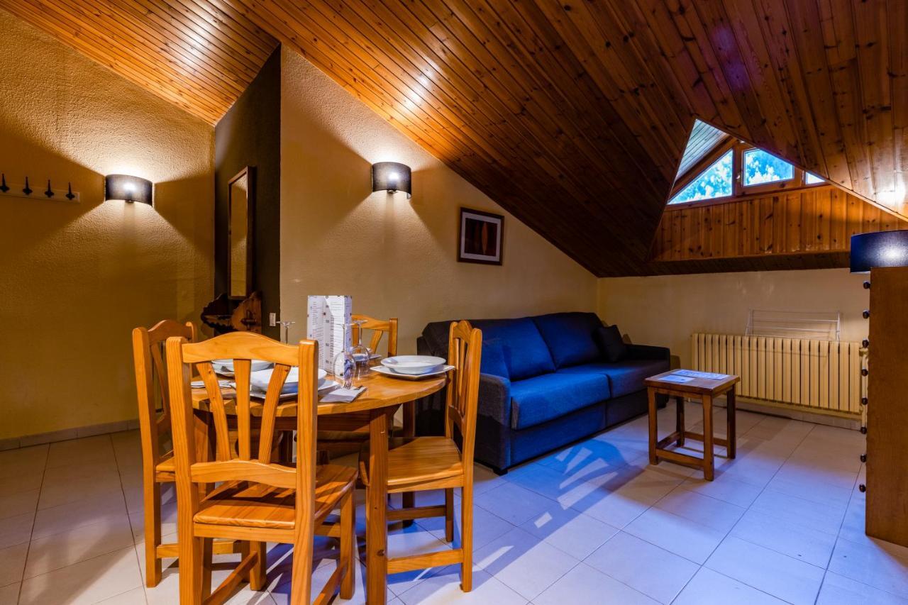 Apartamentos Turisticos Poblado Arinsal Luaran gambar